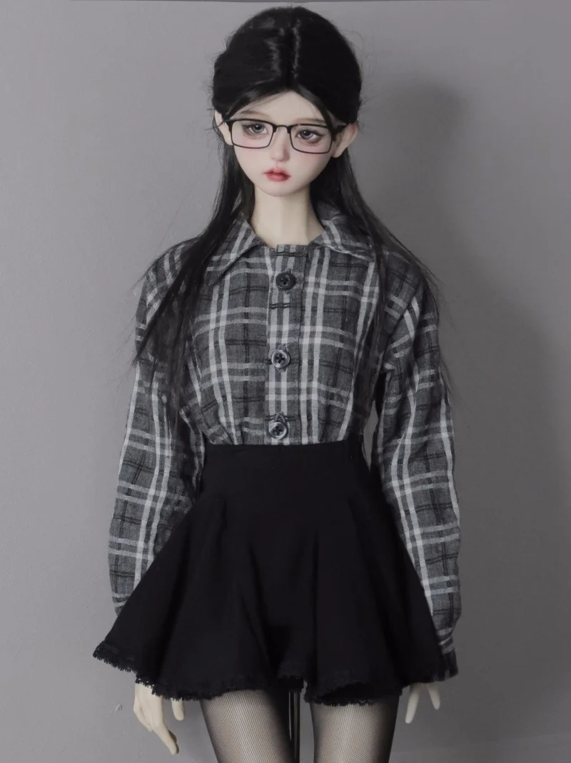 Одежда для куклы bjd, подходящая на размер 1/3 1/4, серое пальто, ношенное с клетчатой рубашкой, черная юбка, пурпурно-серые колготки, аксессуары для кукол 
Одежда для куклы bjd, подходящая на размер 1/3 1/4, серое пальто, ношенное с клетчатой рубашкой, черная юбка, пурпурно-серые колготки, аксессуары для кукол