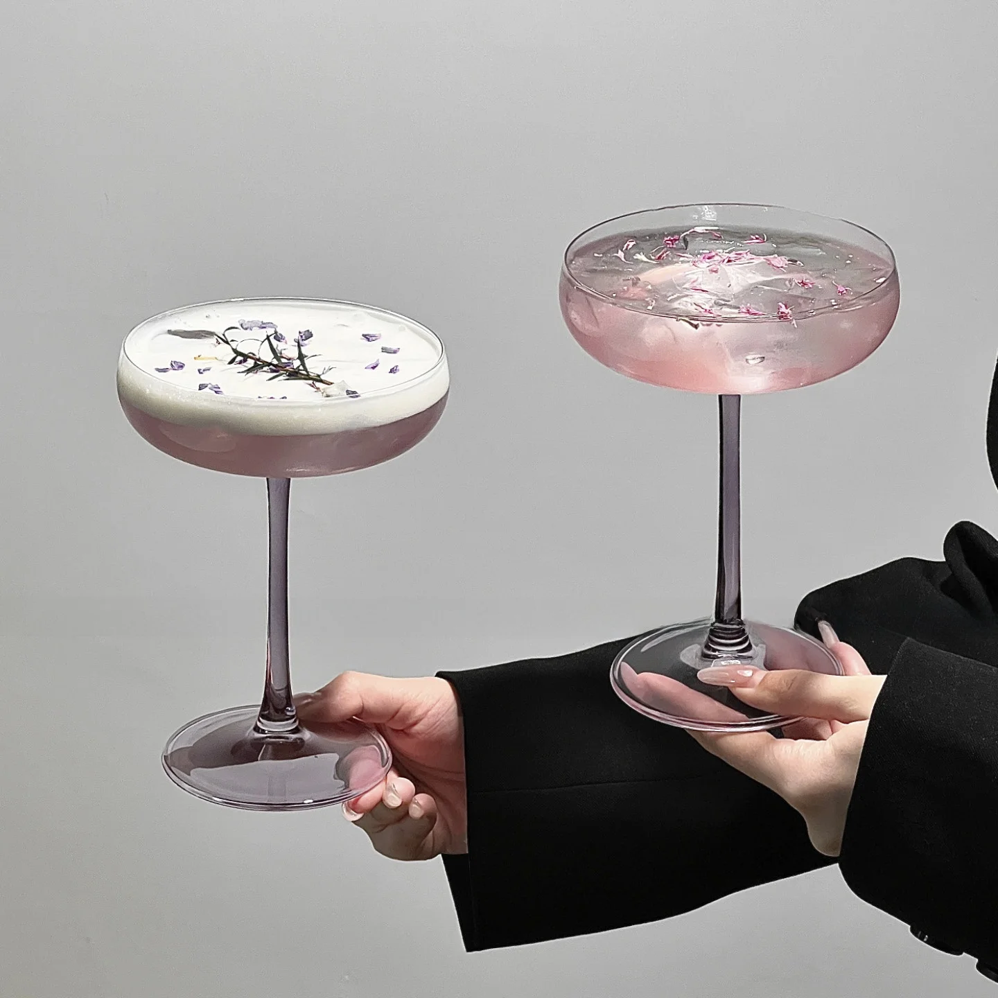 Transparent Purple Stemmed Cocktail Glass High Footed Martini Glass Concave Bottom Atmosphere Sense Cocktail Glass
Transparent Purple Stemmed Cocktail Glass High Footed Martini Glass Concave Bottom Atmosphere Sense Cocktail Glass