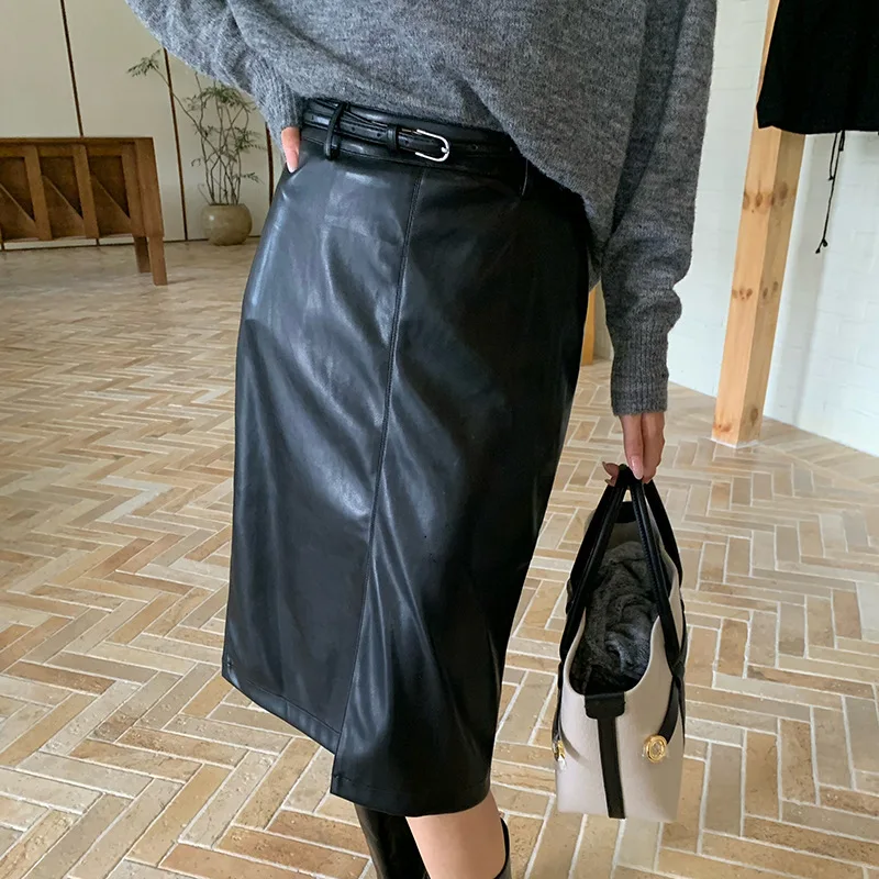 2025 Autumn/Winter White Label Elegant Solid Color High-Waist Leather Skirt, Bodycon A-Line Mini Skirt for Women
2025 Autumn/Winter White Label Elegant Solid Color High-Waist Leather Skirt, Bodycon A-Line Mini Skirt for Women