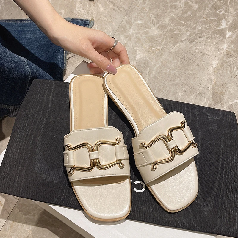 Luxury Women Slippers Buckle Design Small Incense Style Casual Wome's Flat Sandals External Wear Summer Sandy Beach Woman Slides
Luxury Women Slippers Buckle Design Small Incense Style Casual Wome's Flat Sandals External Wear Summer Sandy Beach Woman Slides