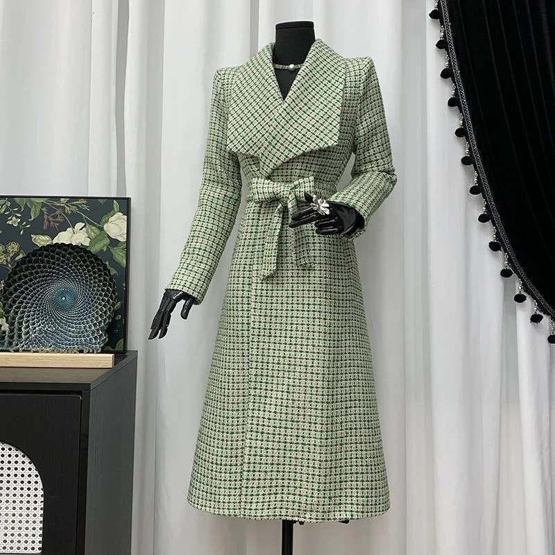2026 autumn winter High end banquet Fashion long coat for women black tweed Noble Trend woolen lady coat belt generous slim fit
2026 autumn winter High end banquet Fashion long coat for women black tweed Noble Trend woolen lady coat belt generous slim fit