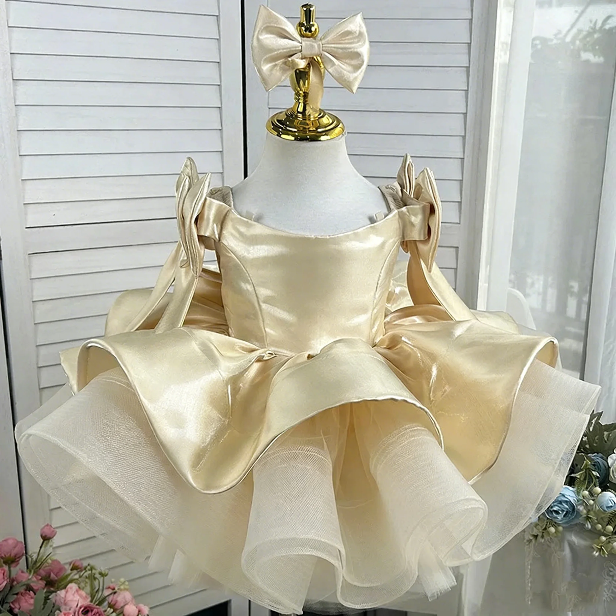 Customized Gold Flower Girl Dress For Wedding Satin Knee Length Tiered With Bow Lovely Little Girl Birthday Party Banquet Gown
Customized Gold Flower Girl Dress For Wedding Satin Knee Length Tiered With Bow Lovely Little Girl Birthday Party Banquet Gown