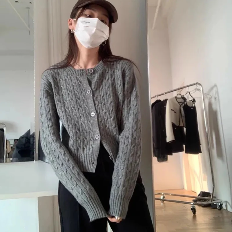 Solid Tweed Sweater Cardigan Women Fashion Simple O Neck Long Sleeve Buttons Knitted Jackets Coats Fall Winter Warm Outwear Tops
Solid Tweed Sweater Cardigan Women Fashion Simple O Neck Long Sleeve Buttons Knitted Jackets Coats Fall Winter Warm Outwear Tops
