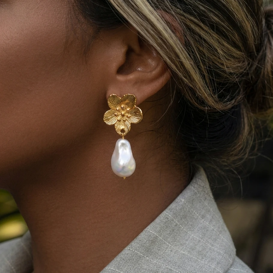 Stainless Steel Vintage Flower Baroque Pearl Drop Earrings For Women Romantic Floral Teardrop Dangle Earring Party Daily Jewelry
Stainless Steel Vintage Flower Baroque Pearl Drop Earrings For Women Romantic Floral Teardrop Dangle Earring Party Daily Jewelry