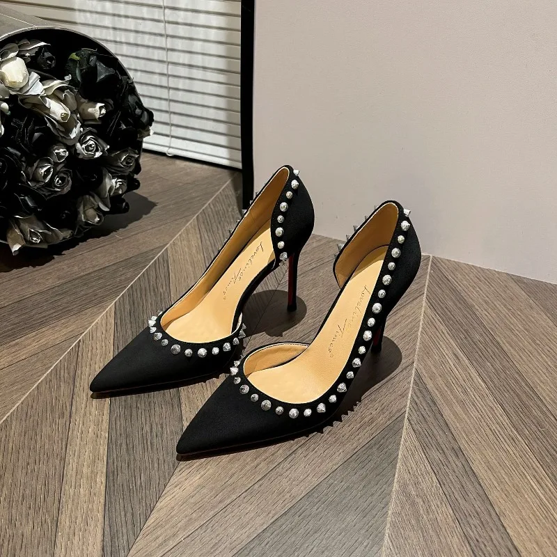 2026 New Women's Shoes Exquisite Rivet Pointed Tip High Heels for Woman Fashion Model Casual Shoes Designer Shoes Zapatos Mujer
2026 New Women's Shoes Exquisite Rivet Pointed Tip High Heels for Woman Fashion Model Casual Shoes Designer Shoes Zapatos Mujer