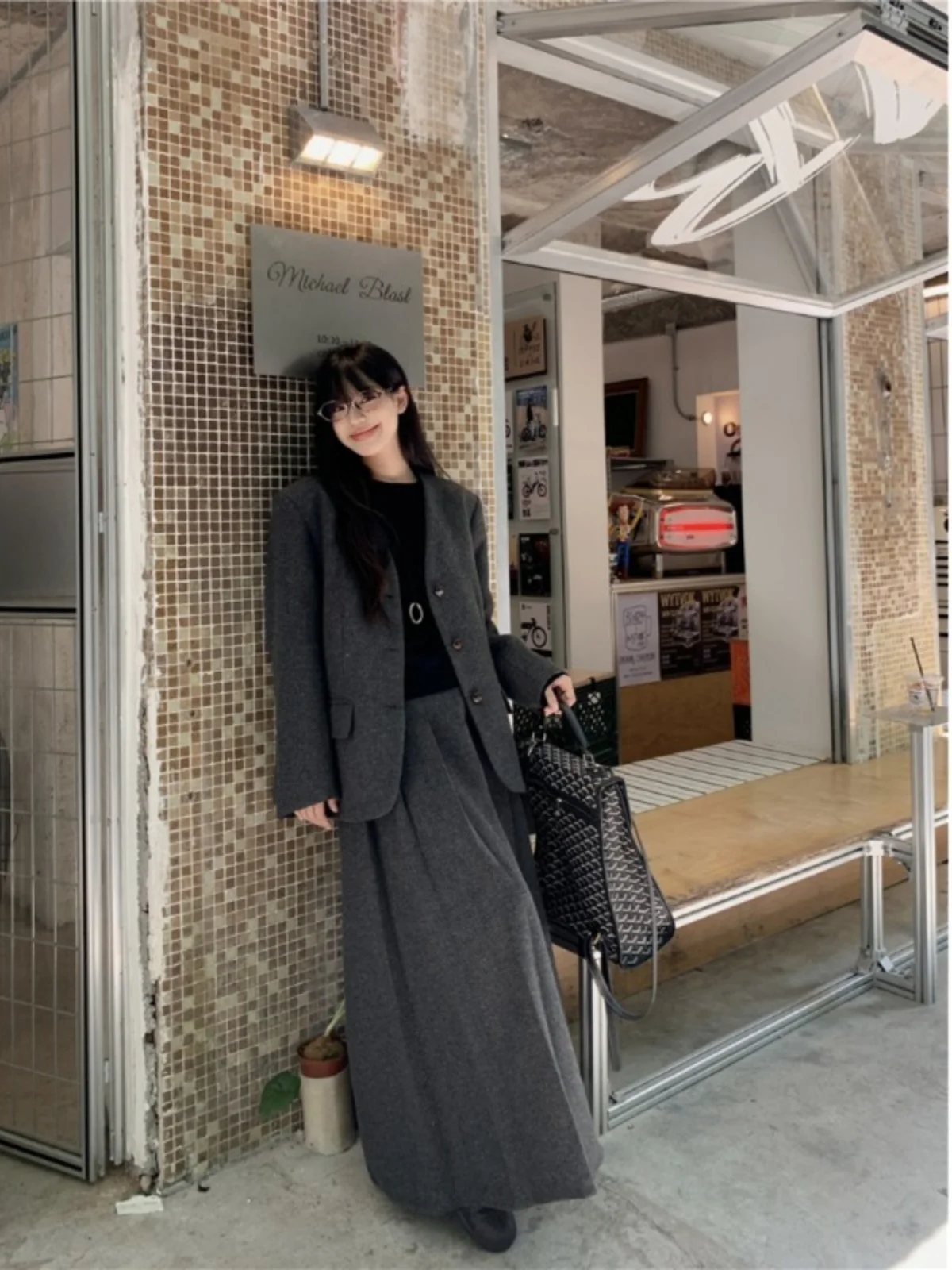 Elegant Summer 2026 Women's Woolen Suiting Set High Waist A-Line Skirt Two-Piece Ensemble Professional Commute Style
Elegant Summer 2026 Women's Woolen Suiting Set High Waist A-Line Skirt Two-Piece Ensemble Professional Commute Style