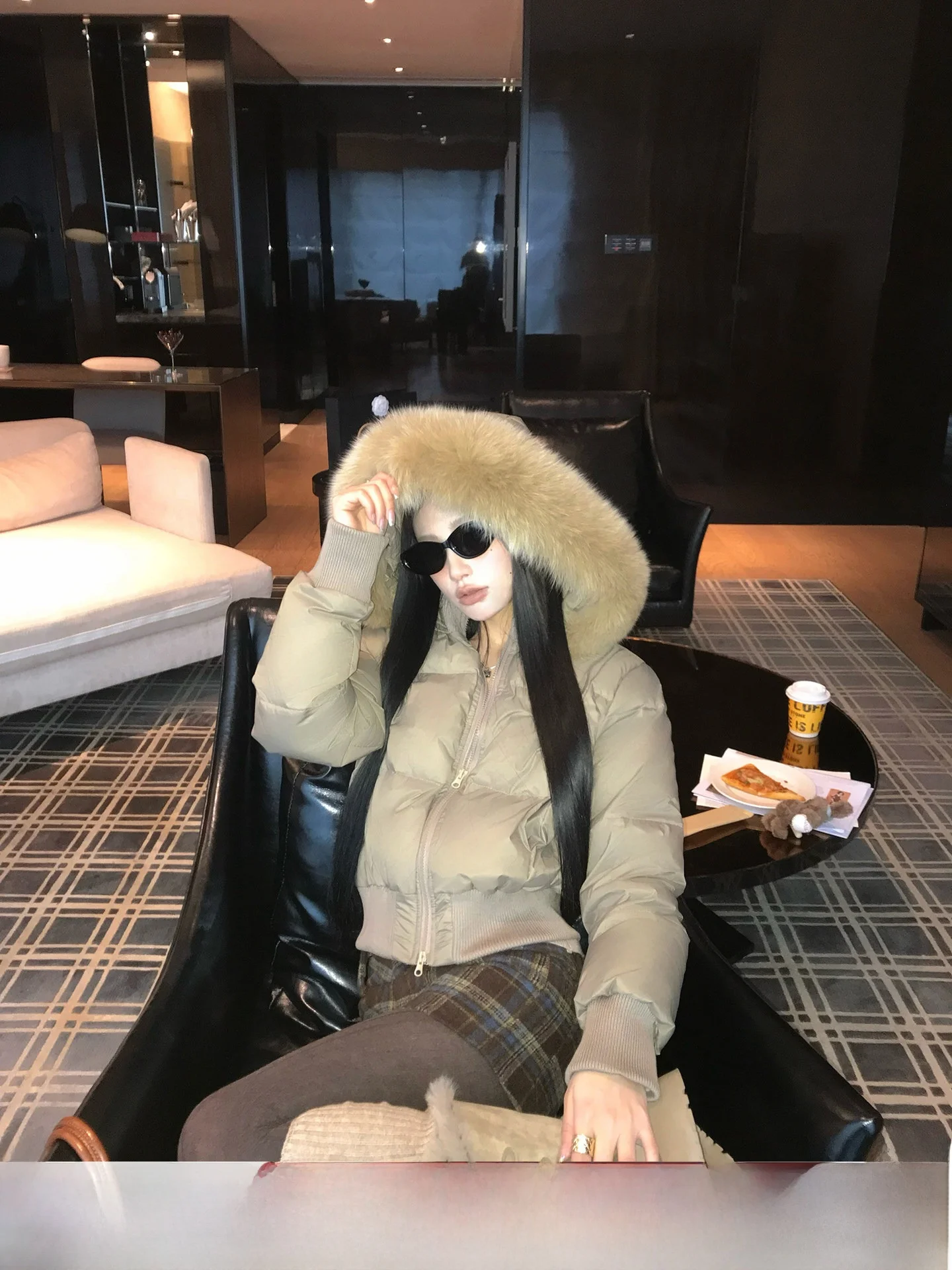 Ретро-пуховик Anneop для женщин с капюшоном и воротником из натурального меха, осенне-зимнее пуховое пальто, теплое, повседневное, укороченное
Ретро-пуховик Anneop для женщин с капюшоном и воротником из натурального меха, осенне-зимнее пуховое пальто, теплое, повседневное, укороченное