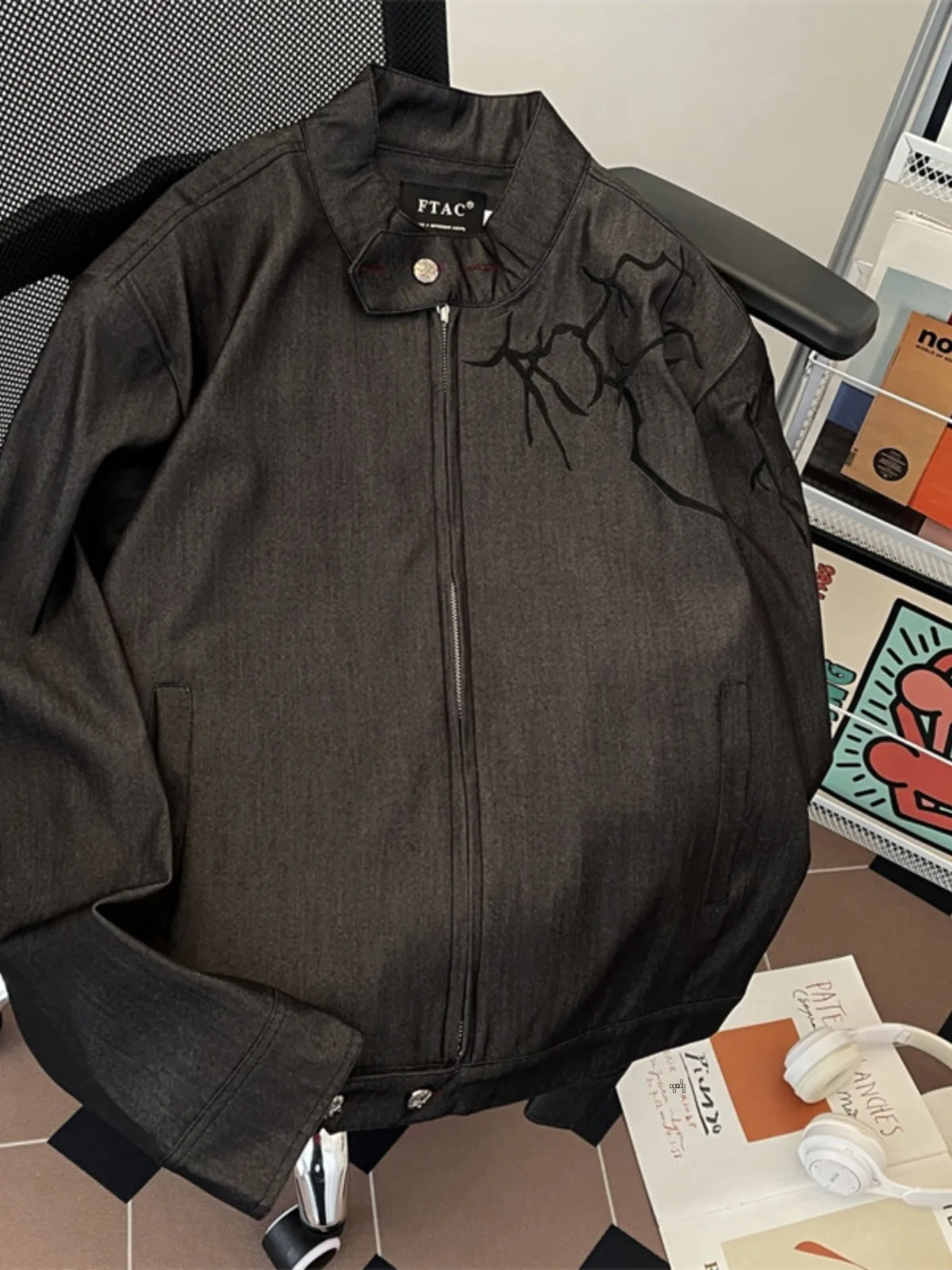 ort American Sle Pilot Jaet for Men Autumn Winter Faion oulder Pad Design Loose Fit Youth ular Outerwear
ort American Sle Pilot Jaet for Men Autumn Winter Faion oulder Pad Design Loose Fit Youth ular Outerwear