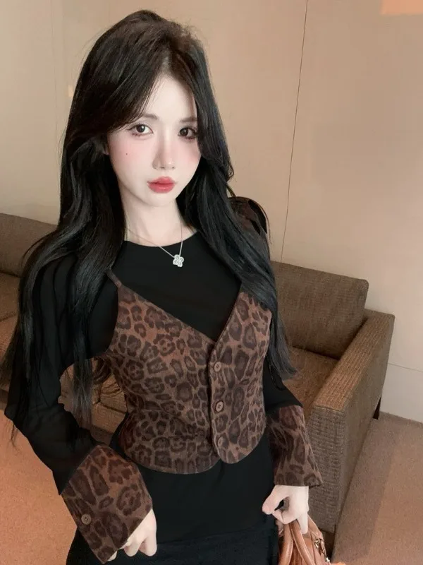 Slim Fit Leopard Print Patchwork Fake Two-Piece T-Shirt Women's Fashion Retro Base Layer Top City Walk Long Sleeve Autumn Wear
Slim Fit Leopard Print Patchwork Fake Two-Piece T-Shirt Women's Fashion Retro Base Layer Top City Walk Long Sleeve Autumn Wear