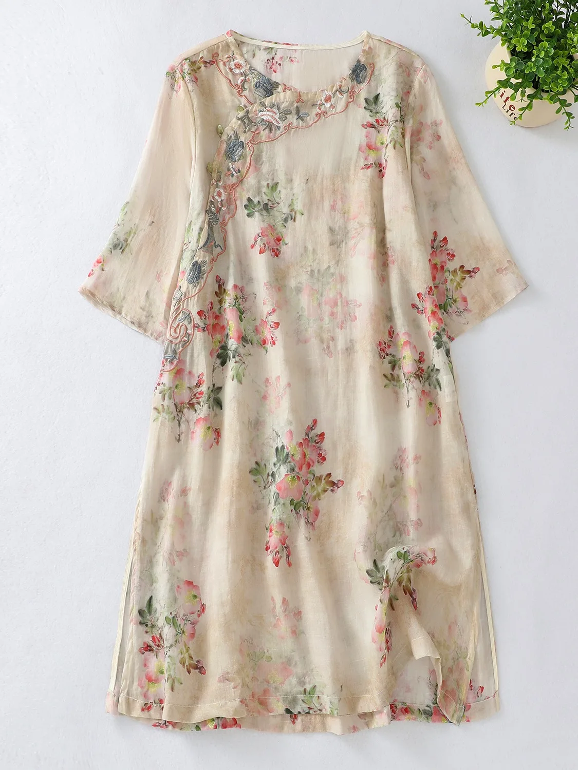 Женский летний топ свободного кроя из хлопка и льна с вышивкой в стиле ретро, круглый летний топ средней длины с открытой передней частью
Женский летний топ свободного кроя из хлопка и льна с вышивкой в стиле ретро, круглый летний топ средней длины с открытой передней частью