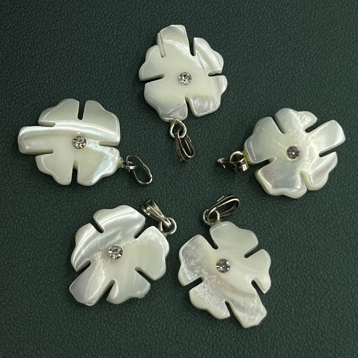 10pc Natural Mother Pearl Shell Pendant Shell Charm Pendants for Jewelry Making DIY Necklace Earrings Accessories
10pc Natural Mother Pearl Shell Pendant Shell Charm Pendants for Jewelry Making DIY Necklace Earrings Accessories