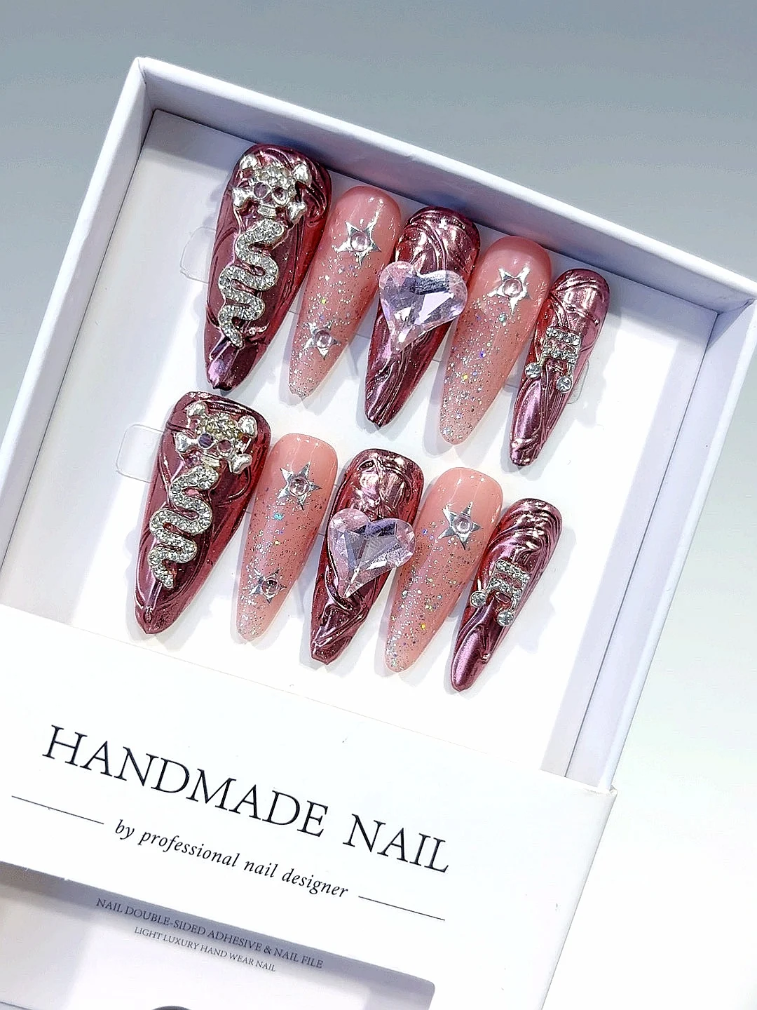 Необычные линии сердца змеи модный дизайн ногтей (L163)
Необычные линии сердца змеи модный дизайн ногтей (L163)