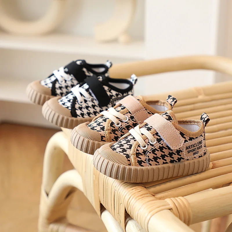 Solid Soft Bottom Casual Canvas Shoes Boys and Girls Spring and Autumn Single Shoes Children's Breathable Toddler Shoes
Solid Soft Bottom Casual Canvas Shoes Boys and Girls Spring and Autumn Single Shoes Children's Breathable Toddler Shoes