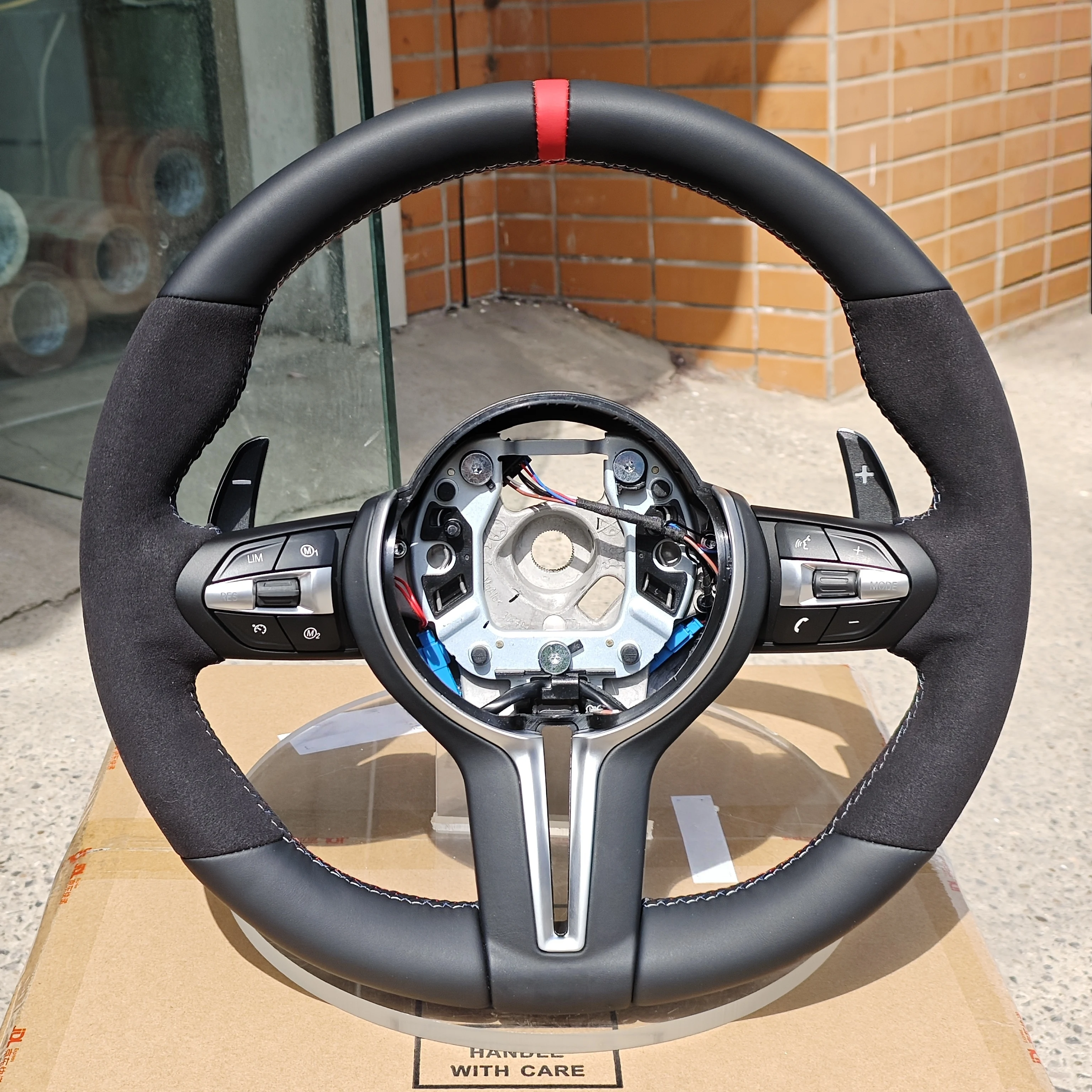 MP Red Nappa Steering Wheel For BMWs F30 F10 F15 F20 F46 F02 F16 M3 M6 E90 E91 E92 E84 E87 E71
MP Red Nappa Steering Wheel For BMWs F30 F10 F15 F20 F46 F02 F16 M3 M6 E90 E91 E92 E84 E87 E71