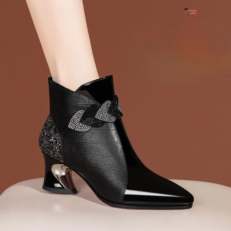 Women Versatile Soft Leather Ankle Boots Spring Winter Thick Plush Comfortable Thick High Heels Snow Boot Platform Shoe V897
Women Versatile Soft Leather Ankle Boots Spring Winter Thick Plush Comfortable Thick High Heels Snow Boot Platform Shoe V897