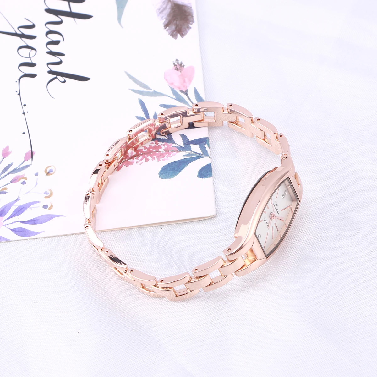 Quartz Watches White-faced for Women Noble Concise Charm Increasing Lady Business
Quartz Watches White-faced for Women Noble Concise Charm Increasing Lady Business