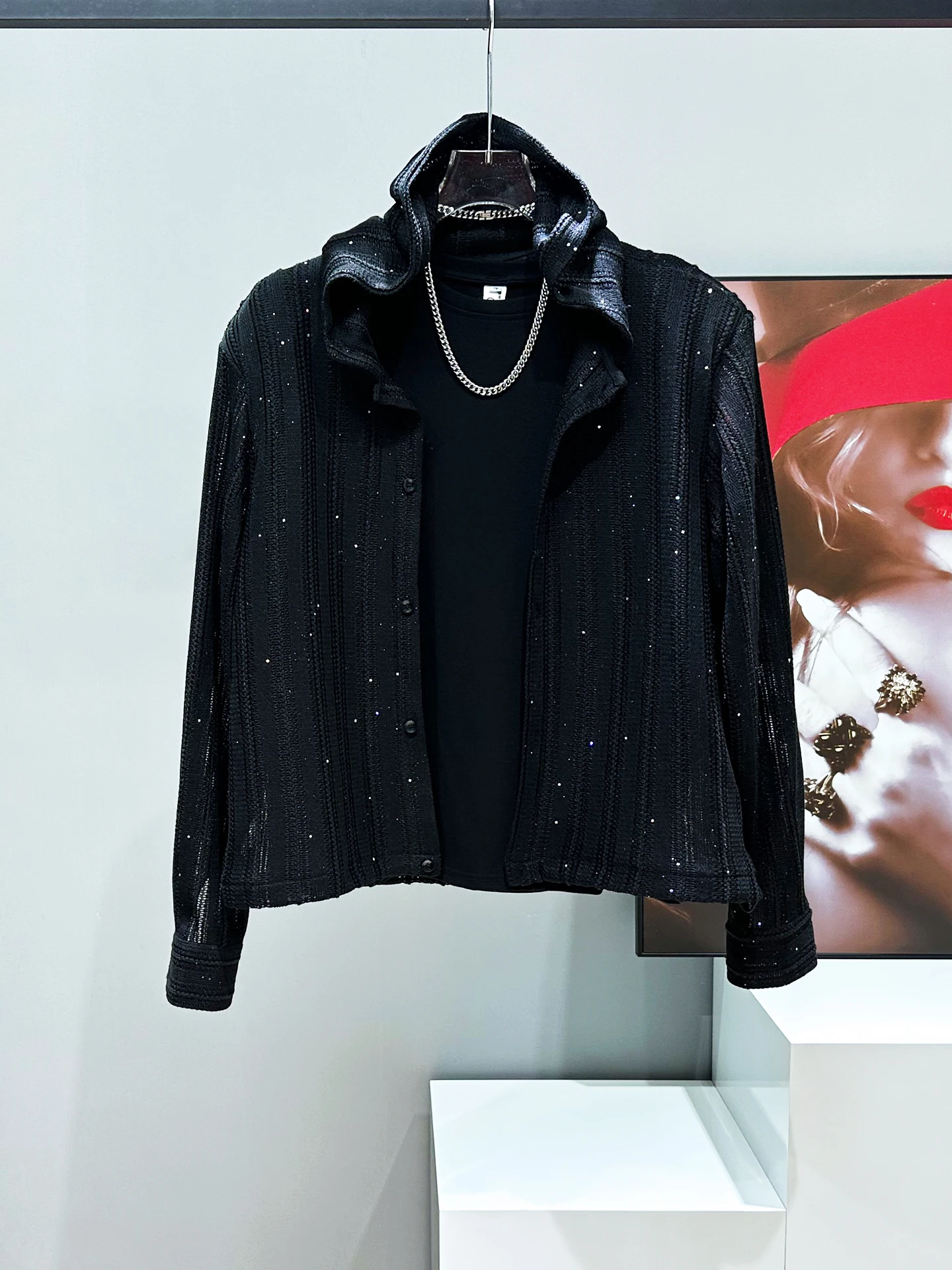 Мужской летний ажурный кардиган из легкой трикотажной ткани с длинными рукавами, дышащий, свободного кроя, с шапкой в комплекте
Мужской летний ажурный кардиган из легкой трикотажной ткани с длинными рукавами, дышащий, свободного кроя, с шапкой в комплекте