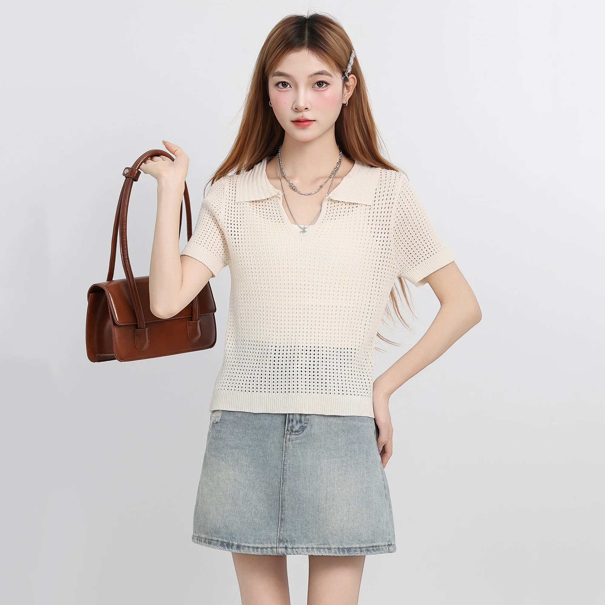 High End Lapel Collar Hollow Out Women Knitted T Shirt 2025 New Summer Solid Color Short Sleeved Stylish Sexy Tops Tees
High End Lapel Collar Hollow Out Women Knitted T Shirt 2025 New Summer Solid Color Short Sleeved Stylish Sexy Tops Tees