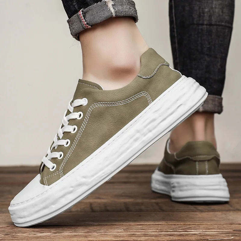 Genuine leather men's board shoes 2023 autumn new trend round head cowhide casual sports versatile single shoe
Genuine leather men's board shoes 2023 autumn new trend round head cowhide casual sports versatile single shoe