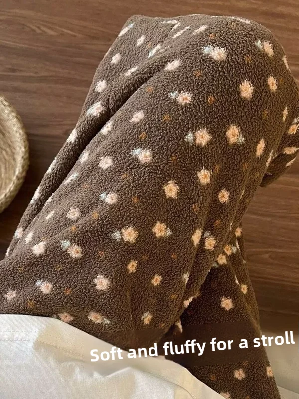High Waist Thickened Fluffy Wide Leg Pants Women's Winter Home Clothes Sleepwear Casual Loose Comfortable Floral Print
High Waist Thickened Fluffy Wide Leg Pants Women's Winter Home Clothes Sleepwear Casual Loose Comfortable Floral Print
