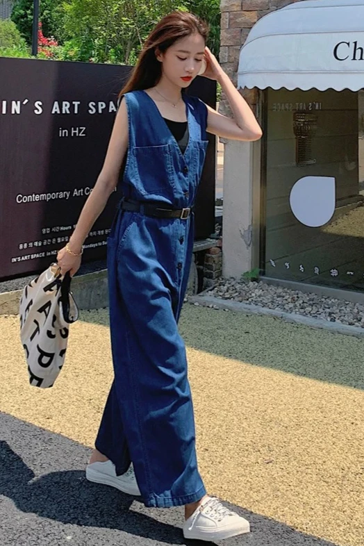 Summer New Women's Denim Jumpsuit Loose V-neck High Waisted Workwear Overalls
Summer New Women's Denim Jumpsuit Loose V-neck High Waisted Workwear Overalls
