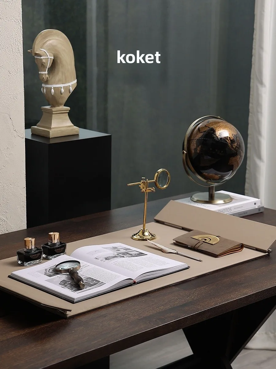 Коврик для офисного стола Koket Luxury: кожаная доска для письма, глобус, аксессуары для декора образцовой комнаты, современный простой стиль, декор для дома
Коврик для офисного стола Koket Luxury: кожаная доска для письма, глобус, аксессуары для декора образцовой комнаты, современный простой стиль, декор для дома