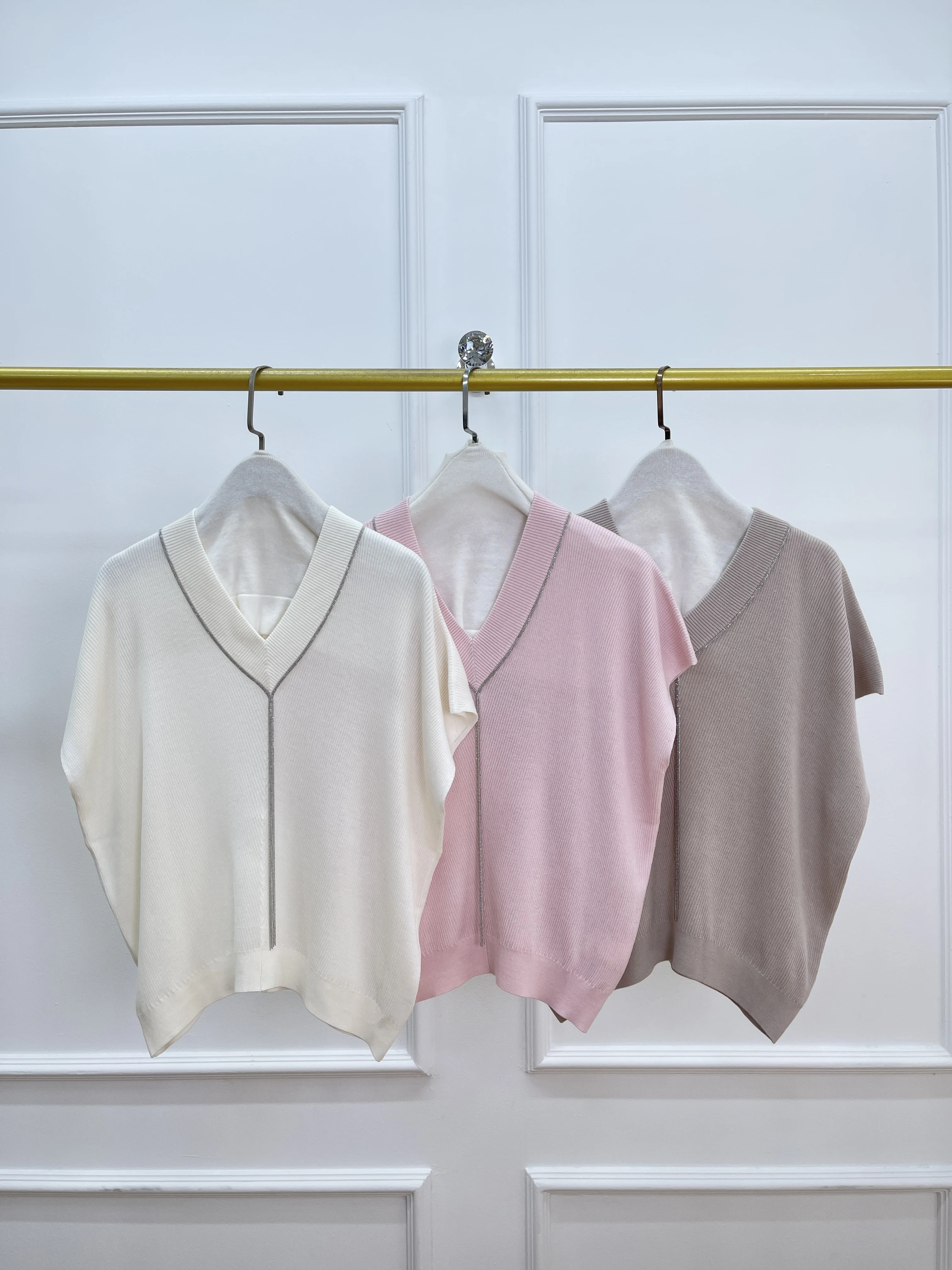 Spring And Summer New High Quality Fashion Commuter Chain Silk Wool Drop Shoulder Sleeve Sweater For Women
Spring And Summer New High Quality Fashion Commuter Chain Silk Wool Drop Shoulder Sleeve Sweater For Women
