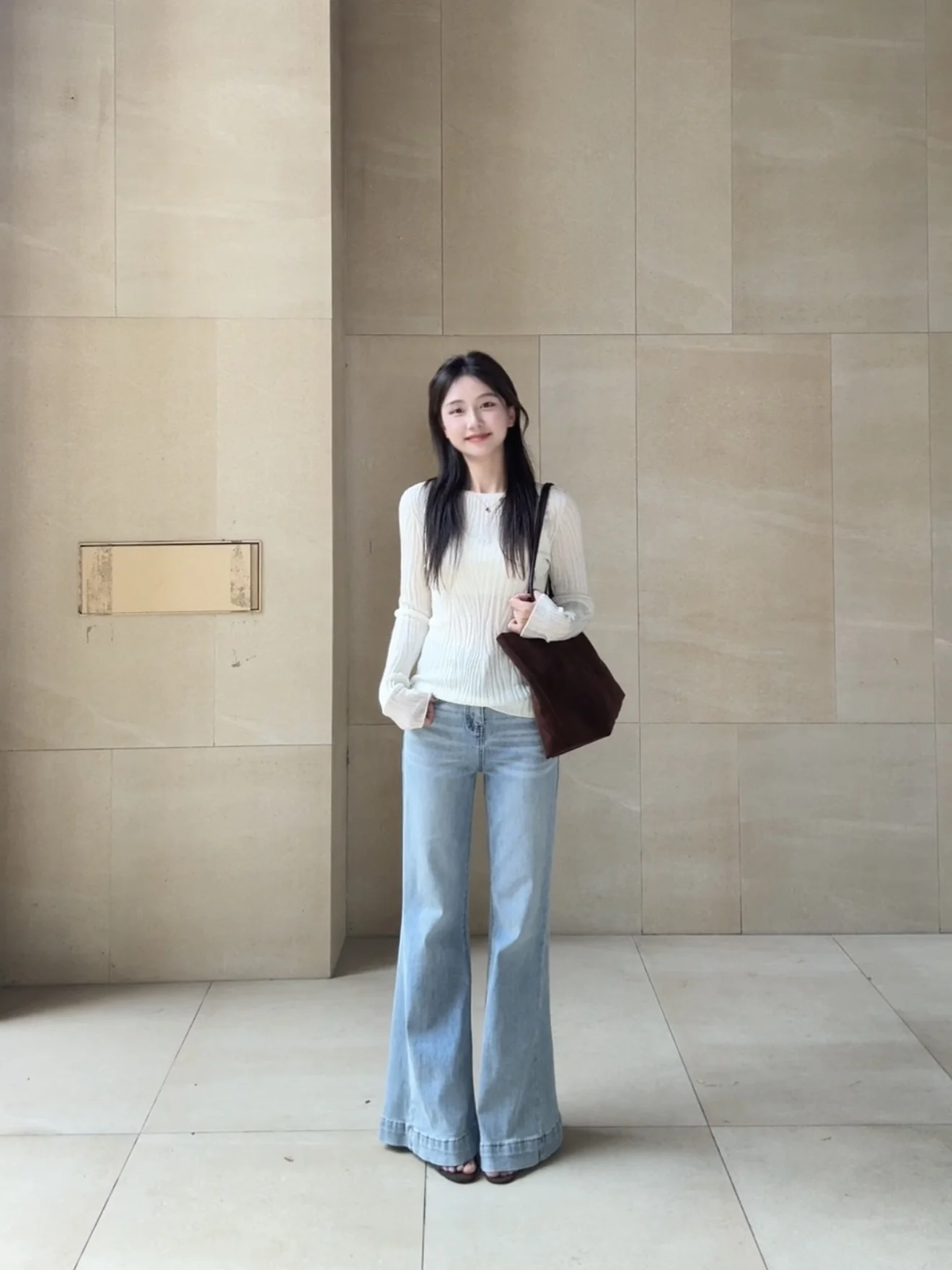 High Waist Straight Leg Jeans Retro Style Slimming Design Spring Summer New Arrival Women's Fashion Denim Pants Zipper Closure
High Waist Straight Leg Jeans Retro Style Slimming Design Spring Summer New Arrival Women's Fashion Denim Pants Zipper Closure