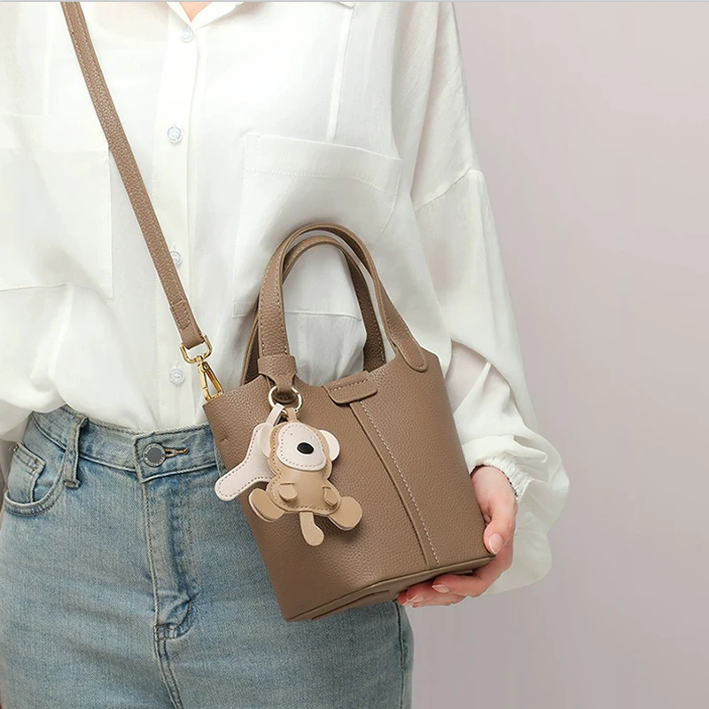 New Women's bag Cowhide pouch Retro designer luxury Bucket Shoulder bags women's wallets Crossbody tote handbag
New Women's bag Cowhide pouch Retro designer luxury Bucket Shoulder bags women's wallets Crossbody tote handbag