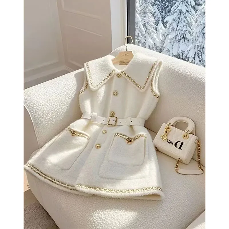 Fashion Waist Sleeveless Waistcoat Outerwear Wear Lady Warm Jacket White Collar Lambhair Vest Coat Women Autumn 2025 New
Fashion Waist Sleeveless Waistcoat Outerwear Wear Lady Warm Jacket White Collar Lambhair Vest Coat Women Autumn 2025 New