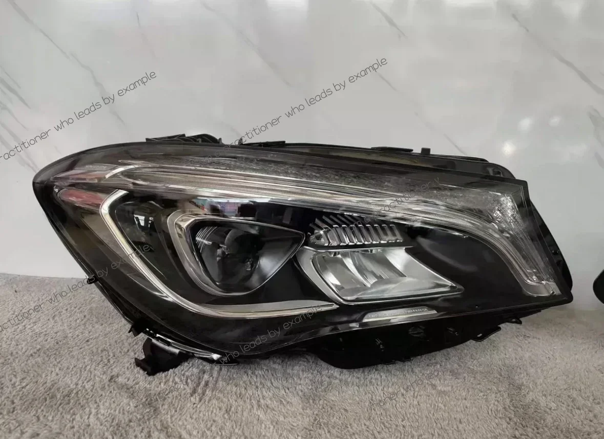 Для Benz CLA W117 светодиодная фара в сборе 2014-2019 гг.
Для Benz CLA W117 светодиодная фара в сборе 2014-2019 гг.