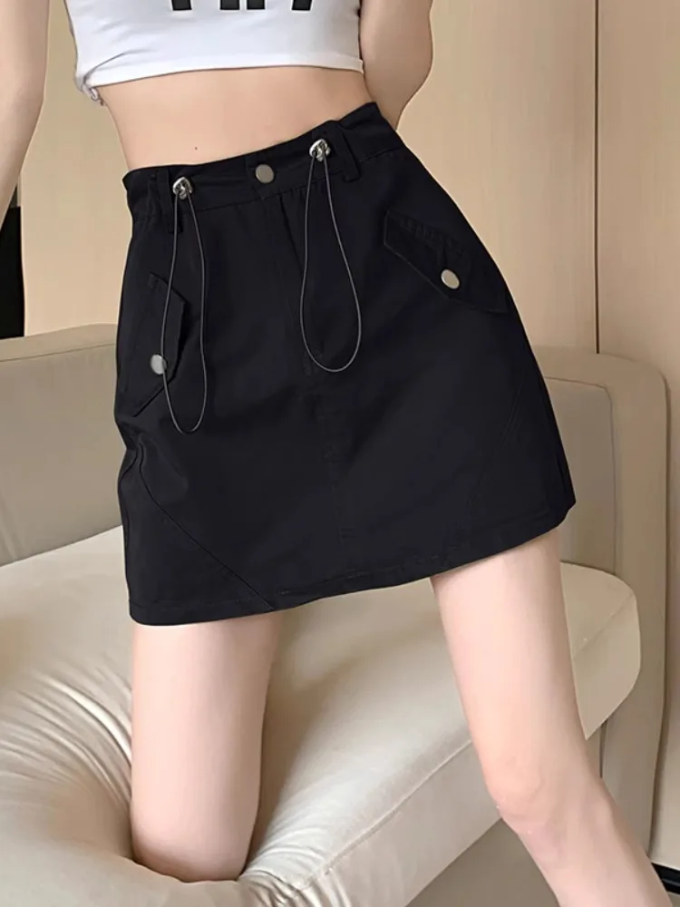 Юбка-миди Dstring Workwear для женщин: модный дизайн, приталенная, с завышенной талией, А-силуэт, трендовая, для повседневной носки, в корейском стиле
Юбка-миди Dstring Workwear для женщин: модный дизайн, приталенная, с завышенной талией, А-силуэт, трендовая, для повседневной носки, в корейском стиле