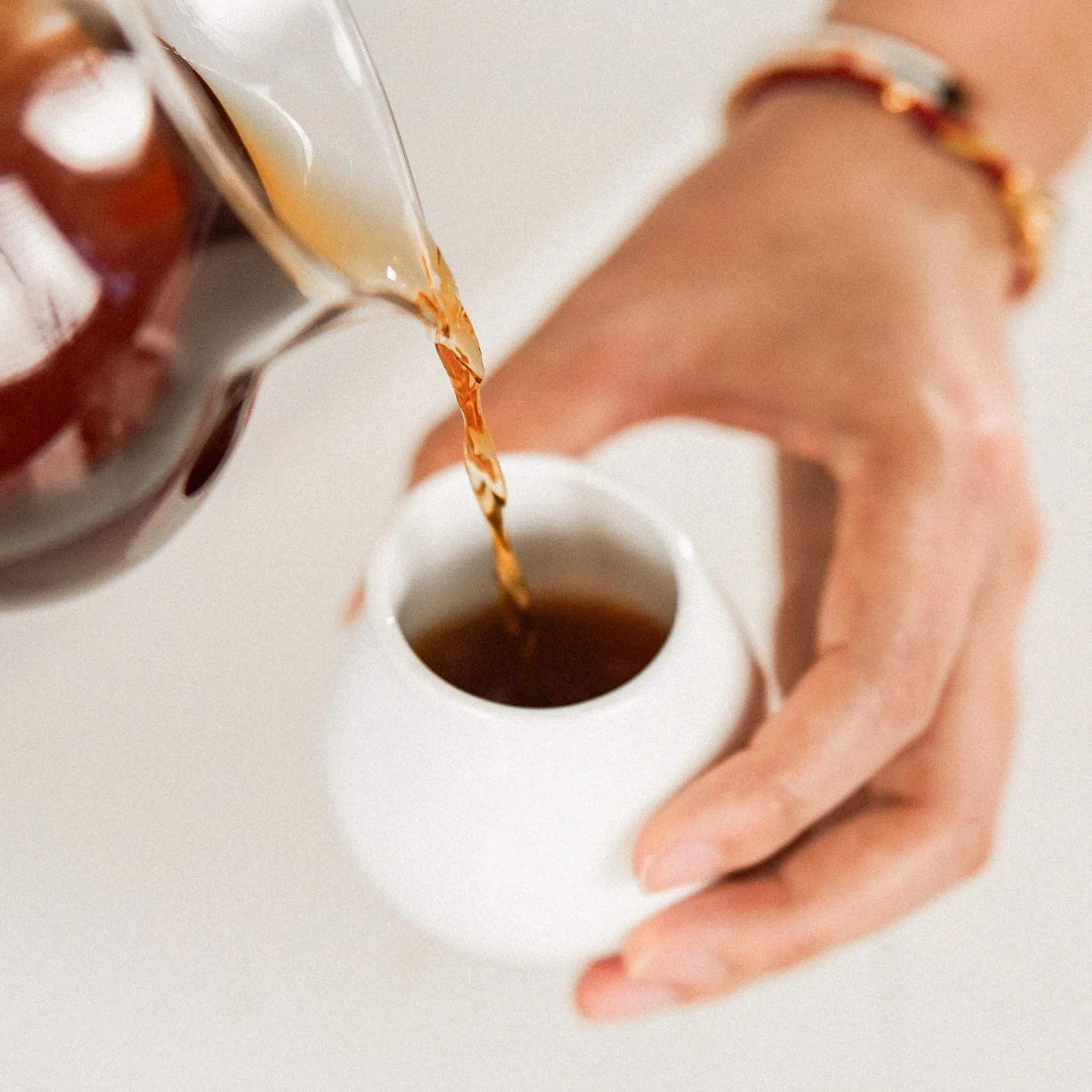 Handmade Coffee Brewing Cup Aus White Perfume Cup Small round Combo Sharing Cup Style Ceramic Coffee Cup for Home And O...
Handmade Coffee Brewing Cup Aus White Perfume Cup Small round Combo Sharing Cup Style Ceramic Coffee Cup for Home And O...