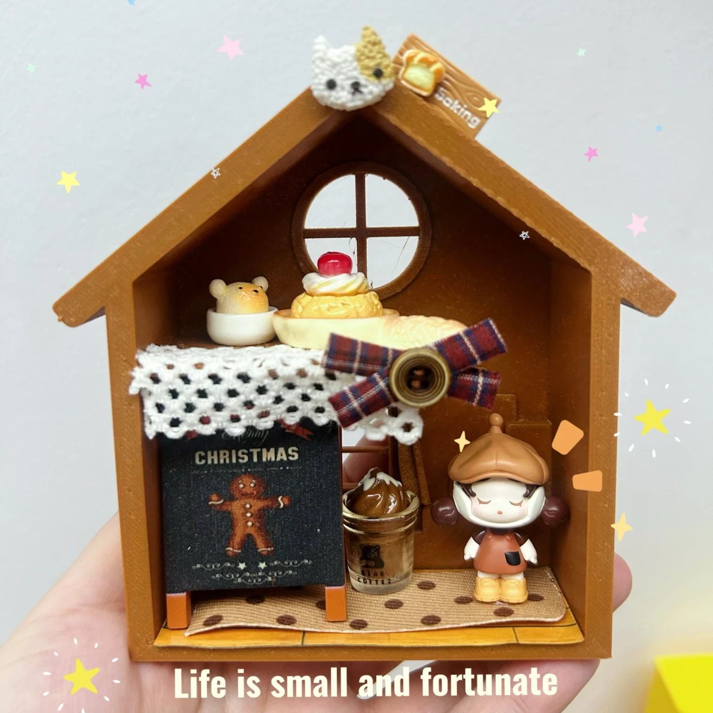Cute House Scene Dollhouse Display Stand Toy Storage Cabinet Micro Sc Figure Organizer Ra Plastic Material Der O...
Cute House Scene Dollhouse Display Stand Toy Storage Cabinet Micro Sc Figure Organizer Ra Plastic Material Der O...