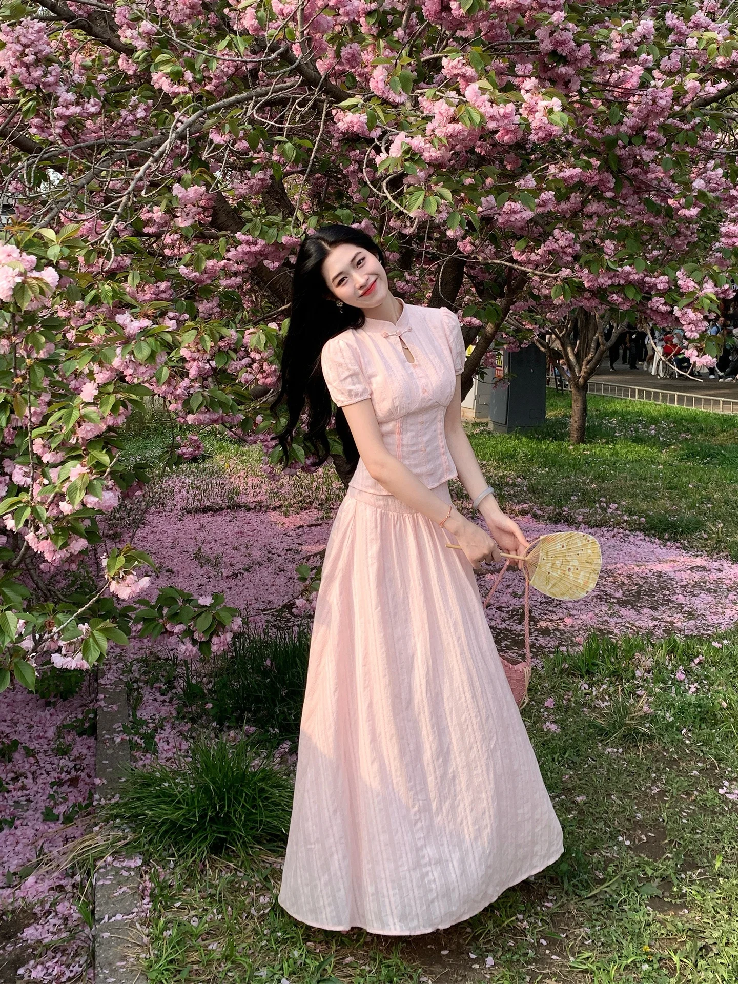 Spring Summer Pure Cotton Halter Neck Floral Print Shift Dress with Pleated Skirt Women's Fashion Set Casual Style High Waist
Spring Summer Pure Cotton Halter Neck Floral Print Shift Dress with Pleated Skirt Women's Fashion Set Casual Style High Waist
