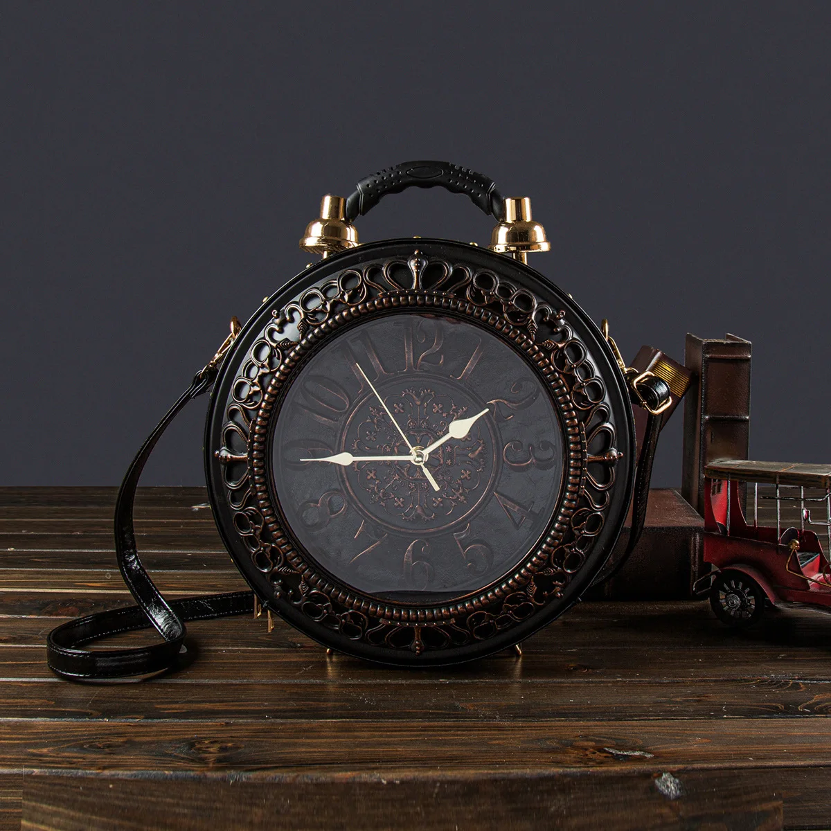 Новая ретро-сумка, креативная индивидуальная сумка-часы, забавная женская сумка через плечо, уникальная новинка высокого качества, кошелек
Новая ретро-сумка, креативная индивидуальная сумка-часы, забавная женская сумка через плечо, уникальная новинка высокого качества, кошелек