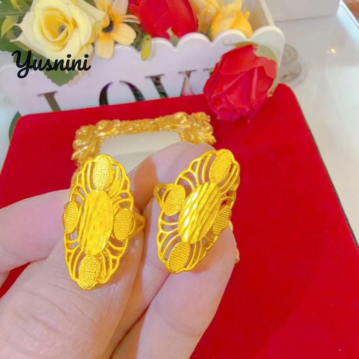 Dubai European Fashion Women's 24K Gold Plated Ring, Exquisite Engagement Party Jewelry for the Beloved DD11045
Dubai European Fashion Women's 24K Gold Plated Ring, Exquisite Engagement Party Jewelry for the Beloved DD11045