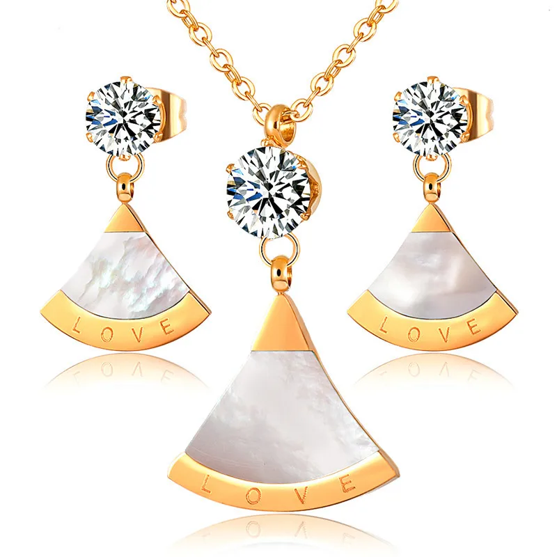 18k Gold Plated with Mother of Pearl Zircon diamond Fan Shape Necklace and Stud Earrings Jewelry Set
18k Gold Plated with Mother of Pearl Zircon diamond Fan Shape Necklace and Stud Earrings Jewelry Set