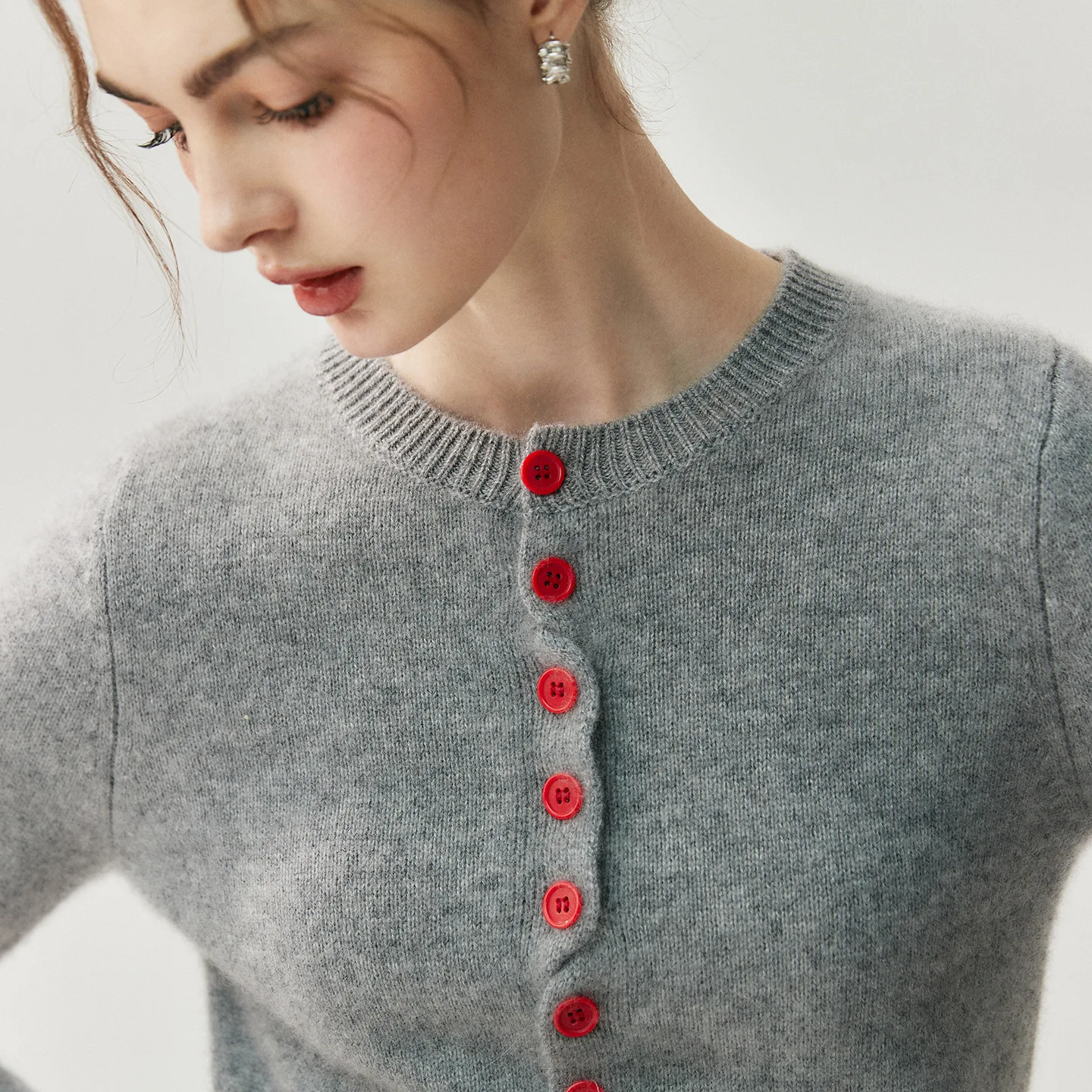 Color Blocked Women's Knitted Cardigan O-Neck Long Sleeved Asymmetrical Button Sweater Slim Fit Soft Fashion Spring Autumn Coat
Color Blocked Women's Knitted Cardigan O-Neck Long Sleeved Asymmetrical Button Sweater Slim Fit Soft Fashion Spring Autumn Coat