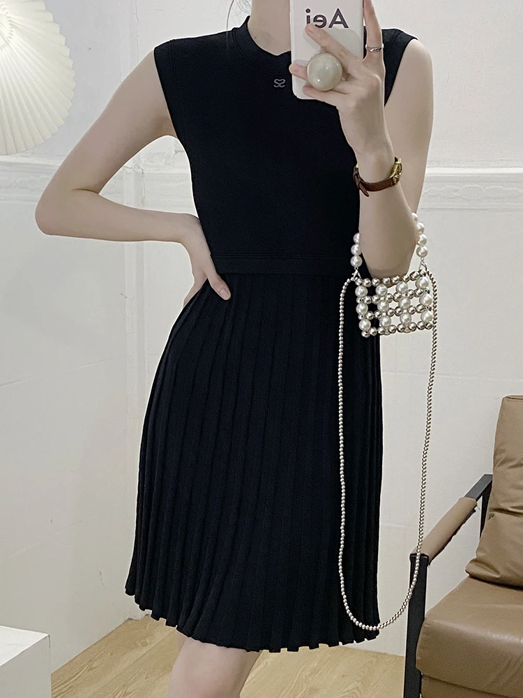 IULV Summer 2025 Bla round Ne Svel Slim Fit Knitted Pleated Dr Korean Sle High Waist A-Line ort Dr
IULV Summer 2025 Bla round Ne Svel Slim Fit Knitted Pleated Dr Korean Sle High Waist A-Line ort Dr