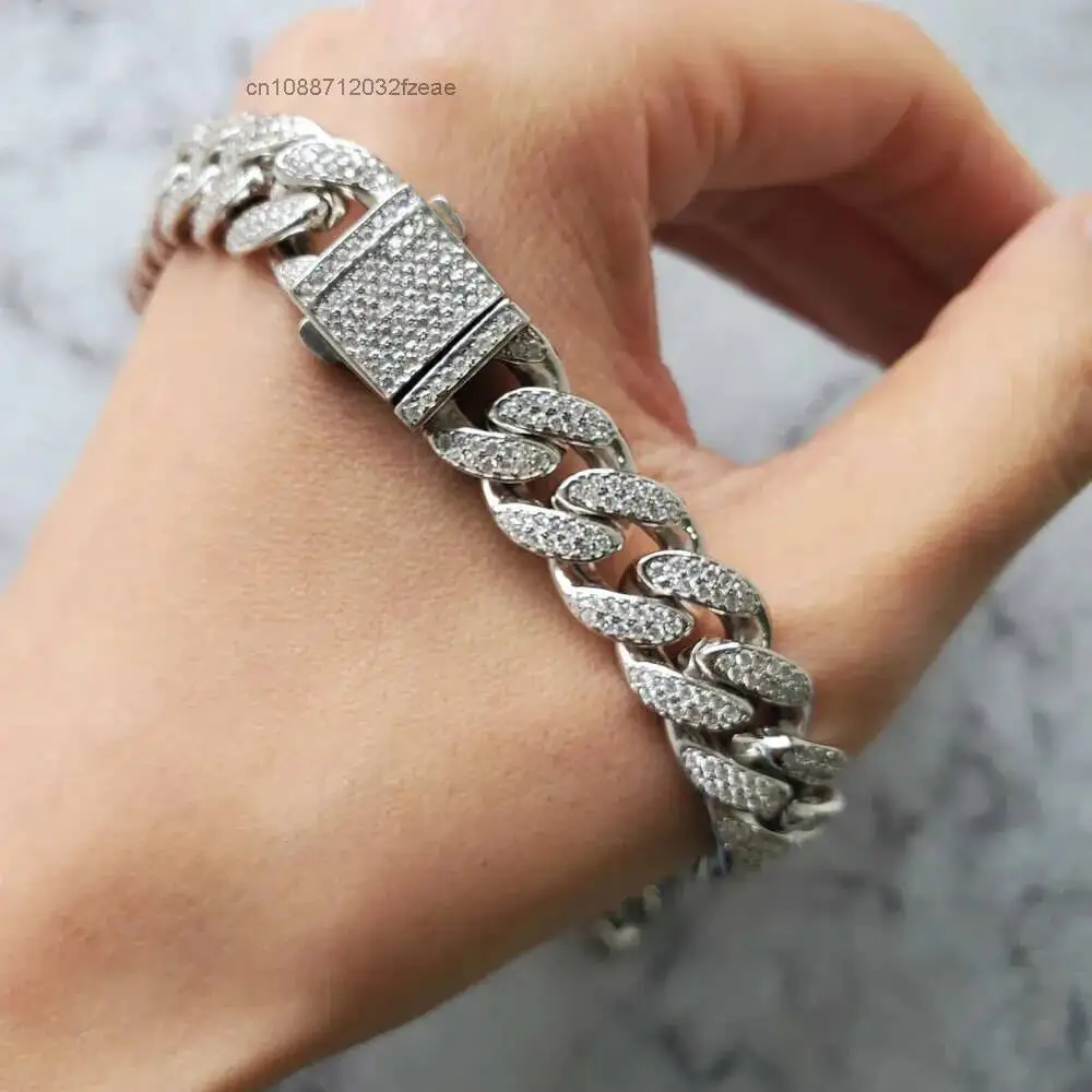 Luxury Hiphop Miami Cuban Chain Link 925 Silver Thick Chain Iced Out 12mm Moissanite Cuban Chain Bracelet Necklace.
Luxury Hiphop Miami Cuban Chain Link 925 Silver Thick Chain Iced Out 12mm Moissanite Cuban Chain Bracelet Necklace.