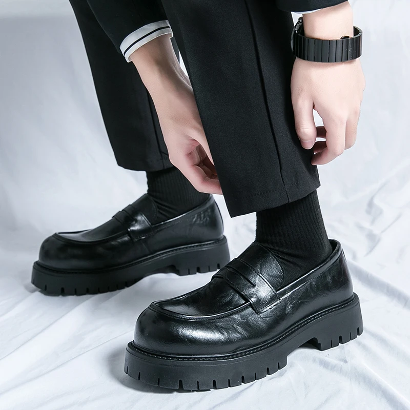 Italian Men Casual Shoes slip on Fashion Thick Bottom Formal Shoes Men Luxury Dress Loafers outdoor Moccasins Business Shoes men
Italian Men Casual Shoes slip on Fashion Thick Bottom Formal Shoes Men Luxury Dress Loafers outdoor Moccasins Business Shoes men