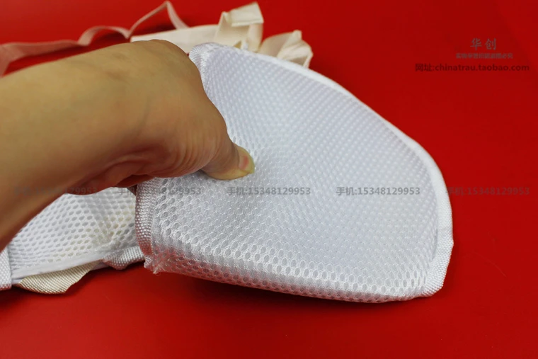 Household nursing wrist restraint belt pure cotton restraint gloves patient self injury scratch embedded anti grasping plate bel
Household nursing wrist restraint belt pure cotton restraint gloves patient self injury scratch embedded anti grasping plate bel