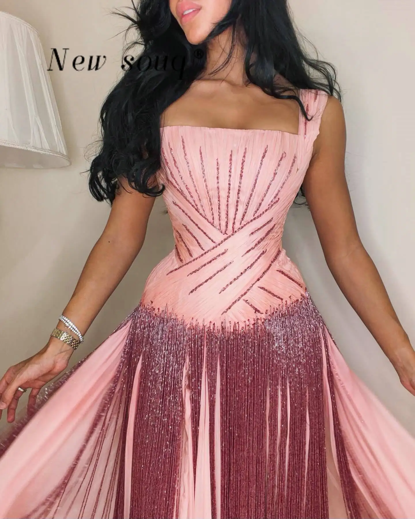 Princess Pink Square Neck Evening Dresses with Long Beading Tassel A Line Prom Gowns for Weddings Customized Fairy Party Robes
Princess Pink Square Neck Evening Dresses with Long Beading Tassel A Line Prom Gowns for Weddings Customized Fairy Party Robes