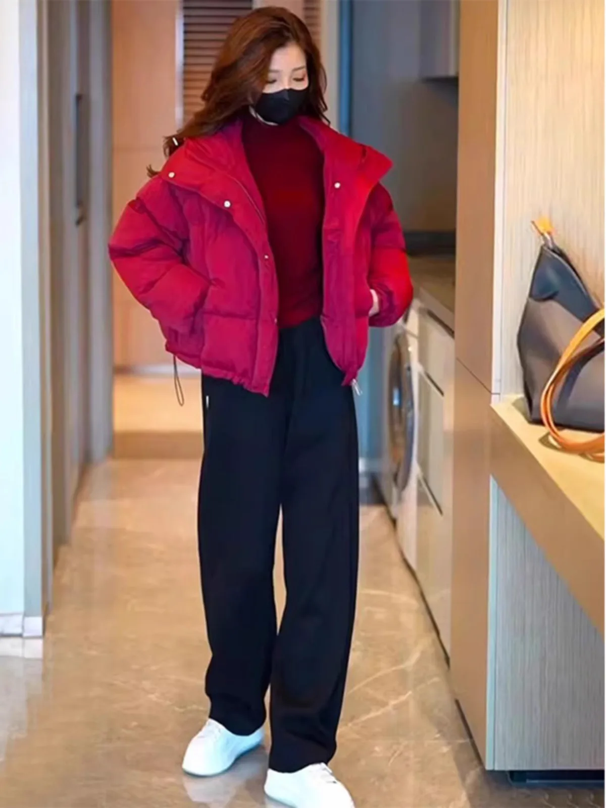 Korean Sle ort Warm Cotton Jaet Women's Winter New Faion Small Size Anoka Red Hooded Cotton Coat Thiened Long Sve
Korean Sle ort Warm Cotton Jaet Women's Winter New Faion Small Size Anoka Red Hooded Cotton Coat Thiened Long Sve