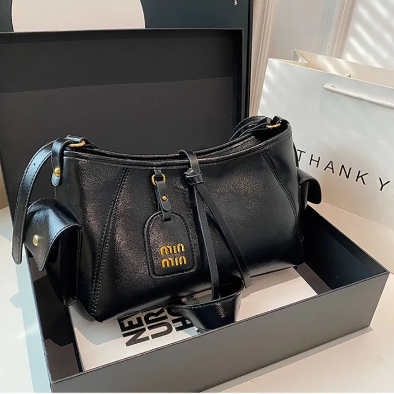 Luxury designers this year's popular bags women's large-capacity 2025 new all-match casual one-shoulder messenger bag bucket bag
Luxury designers this year's popular bags women's large-capacity 2025 new all-match casual one-shoulder messenger bag bucket bag