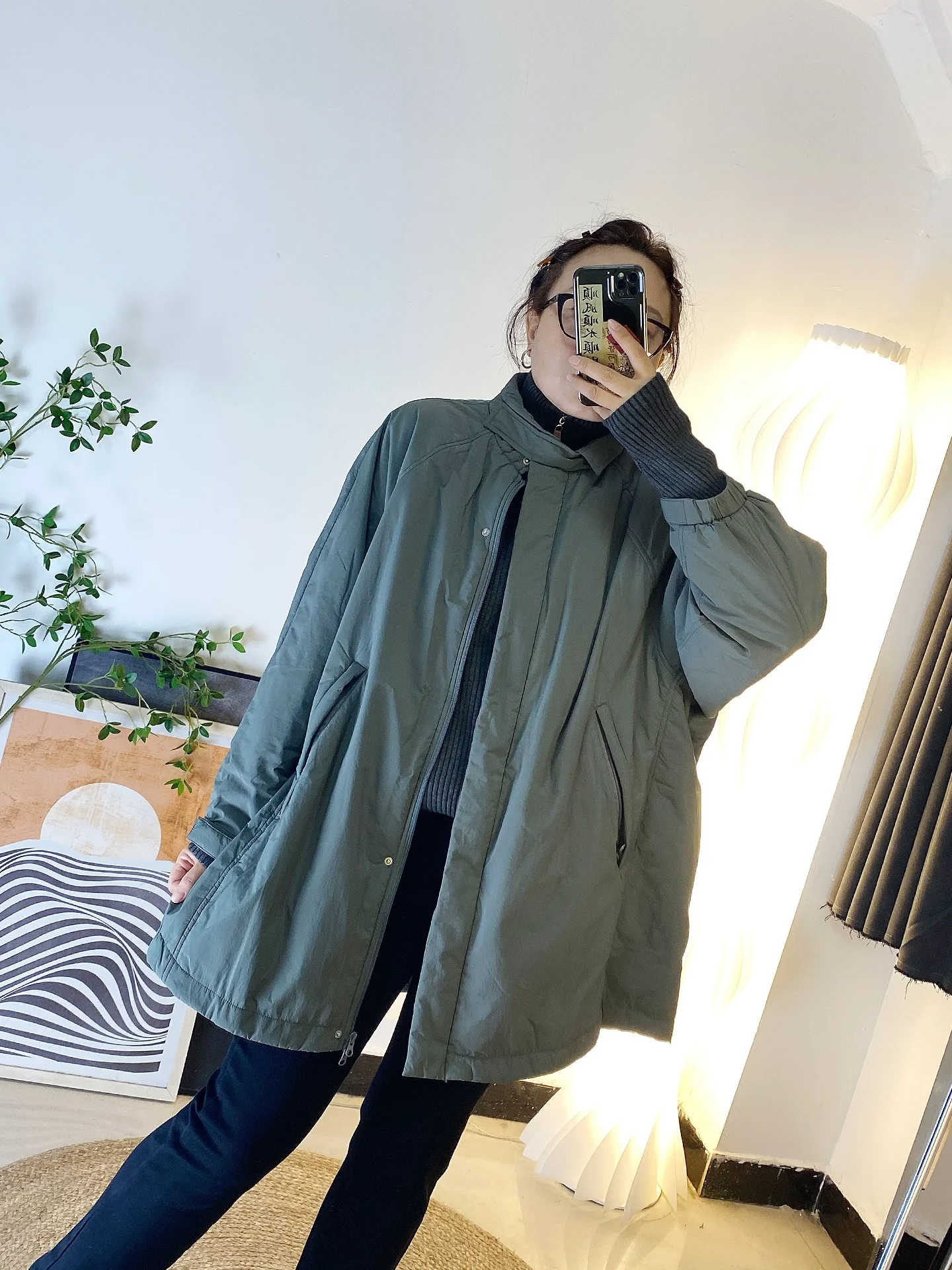 Утепленная женская куртка большого размера из шерсти и хлопка с воротником-стойкой, свободного кроя, в корейском стиле, удлиненная
Утепленная женская куртка большого размера из шерсти и хлопка с воротником-стойкой, свободного кроя, в корейском стиле, удлиненная