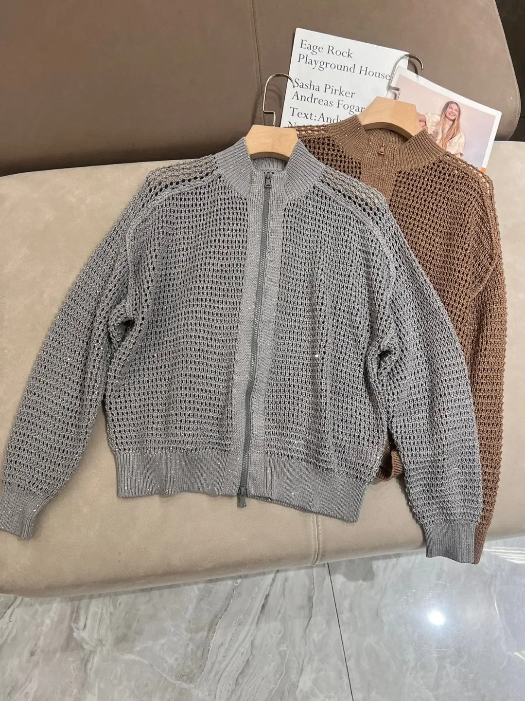 Кардиган для женщин, новинка 2024, осень-зима, свободный повседневный свитер на молнии с длинными рукавами
Кардиган для женщин, новинка 2024, осень-зима, свободный повседневный свитер на молнии с длинными рукавами