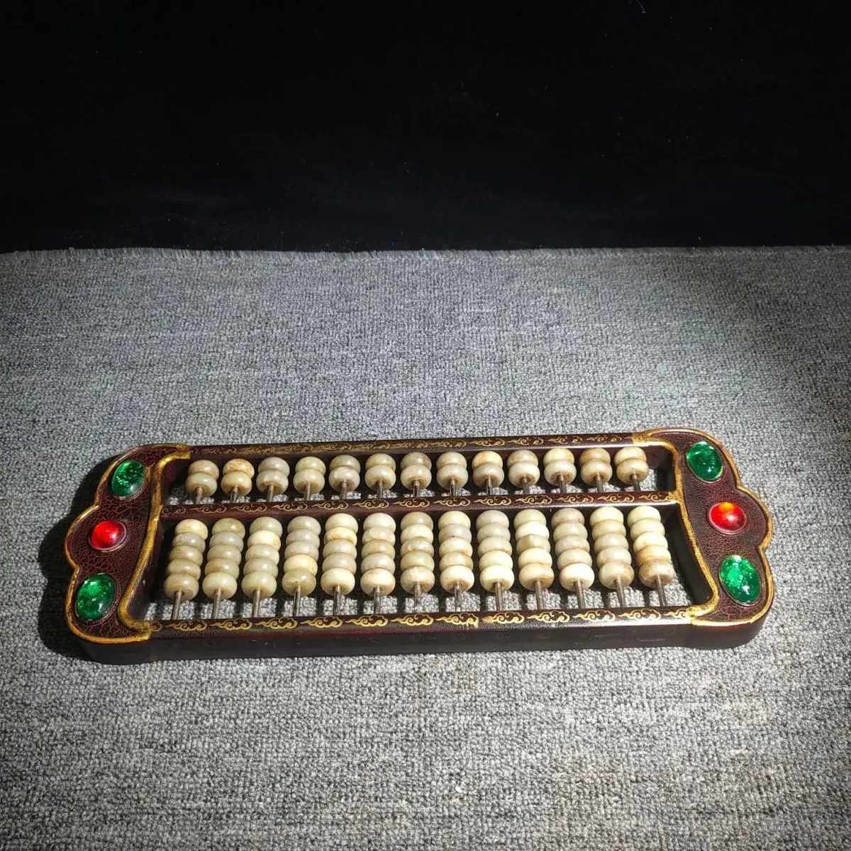 Antique collection Vintage abacus Antique jadeite beads inlaid with gemstones A ring of gold sandalwood ornament collection
Antique collection Vintage abacus Antique jadeite beads inlaid with gemstones A ring of gold sandalwood ornament collection