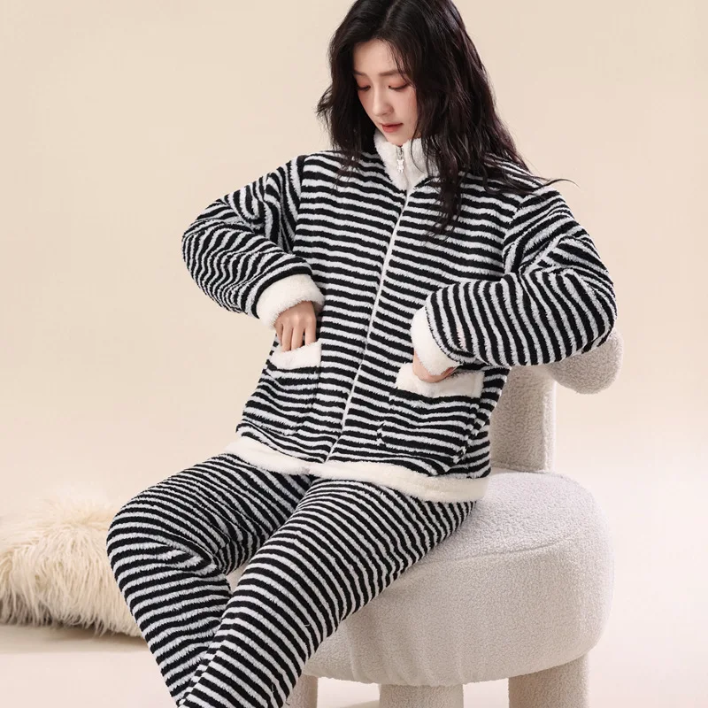 Women Stripe Coral Fleece Pajamas 2 Pcs Shirt&pant Thicken Autumn Winter Sleepwear Home Wear Stand Collar Home Clothes Nightwear
Women Stripe Coral Fleece Pajamas 2 Pcs Shirt&pant Thicken Autumn Winter Sleepwear Home Wear Stand Collar Home Clothes Nightwear